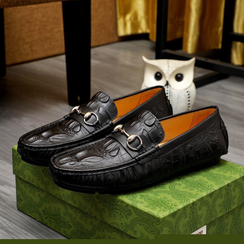 G*u*i leather shoes